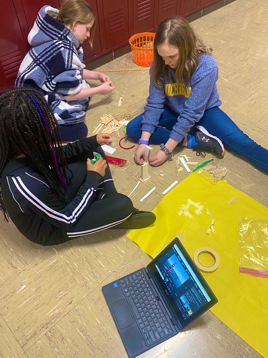 MissCaraG's tweet photo. Group 1 - STEAM Week Project: Building Big Ben, Eiffel Tower, Golden Gate Bridge, Sydney Opera House, and more famous landmarks. @Chelsea_Tigers #157cmarches https://t.co/83DABkLVKu