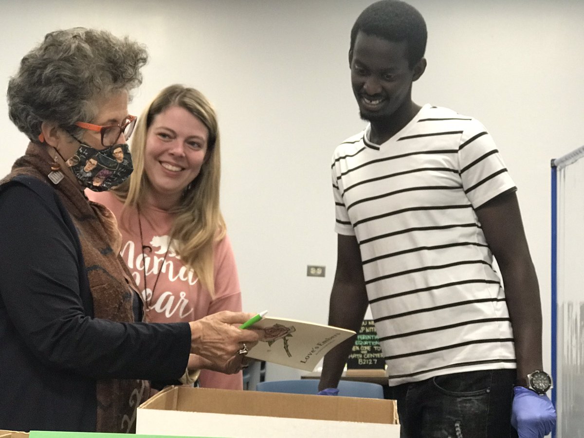 MariaCurtis1's tweet photo. We were thrilled to celebrate Women’s History Month with Ruth Ann Skaff, a tireless advocate for Arab Americans. Our students loved learning about Arab Americans living on the Gulf Coast, women and archive building, and cultural production and social justice in Houston. https://t.co/gvAWwWVxeV