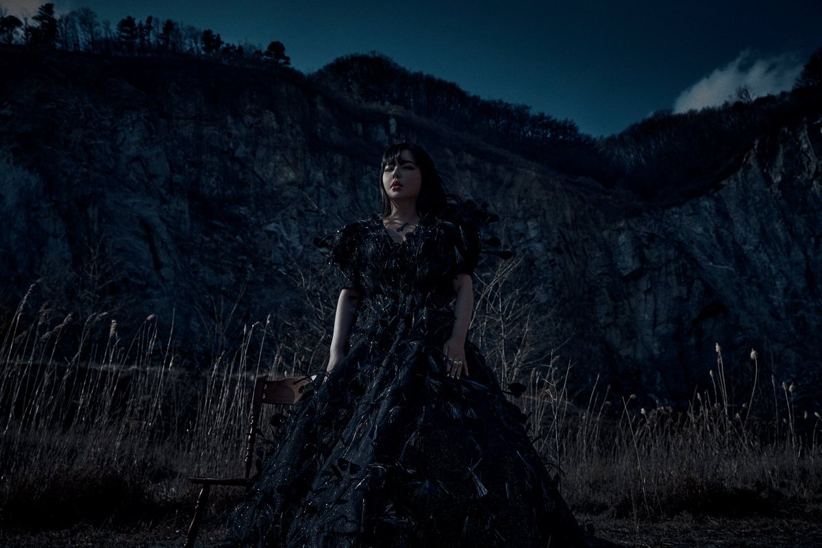 npomvtt's tweet photo. LINDISSIMA! Park Bom libera fotos teasers e o terceiro MV teaser para o seu novo comeback "Flower" que acontece no dia 11 de Março em parceria com Kim Minseok. https://t.co/5WR2qi0BWJ