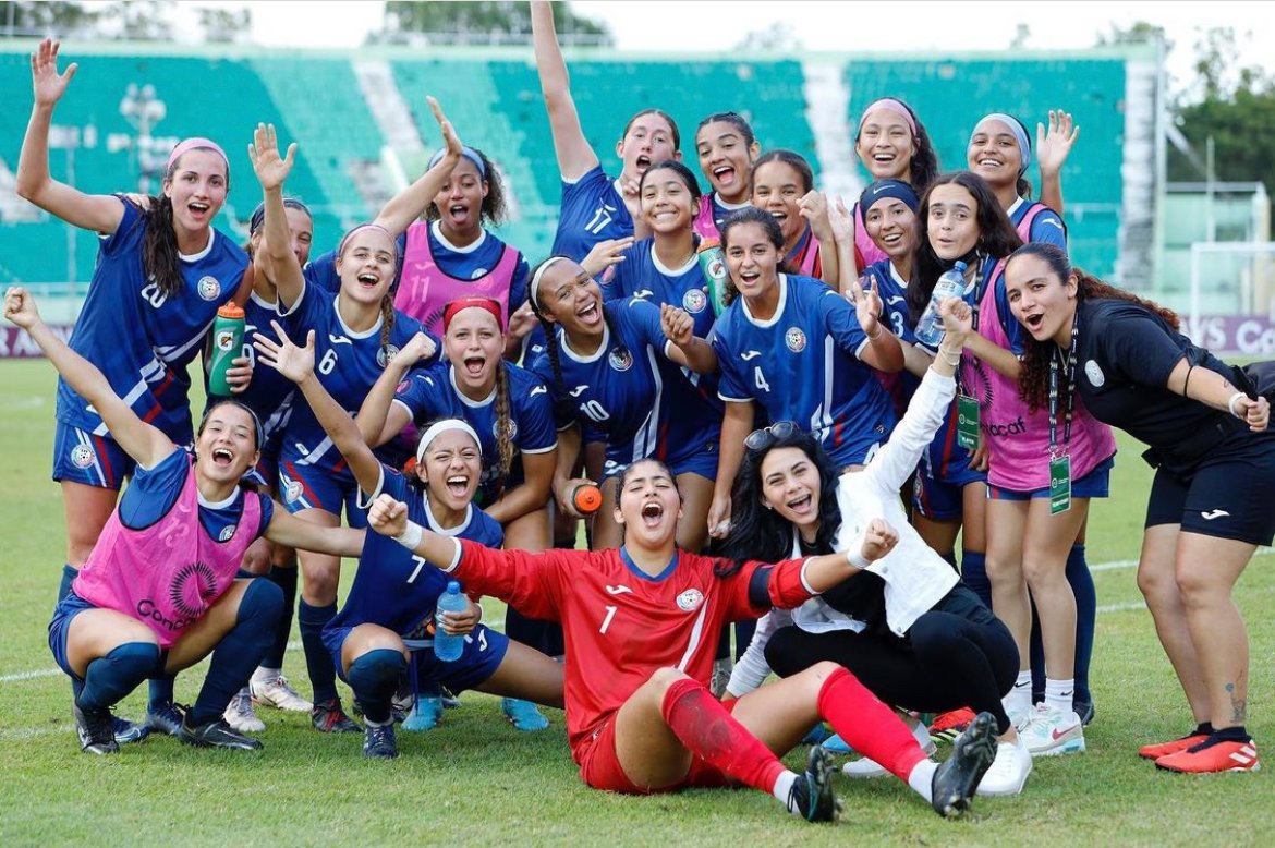 FutbolBoricua's tweet photo. A las 4pm podrás disfrutar junto a nosotros en el #WatchPartyFBNET del gran partido entre #NuestraSelePR y USA.
🇵🇷x🇺🇸
Vamoss es nuestro momento de seguir haciendo historia💪‼️
Link 👉 https://t.co/xYbaM5LtN2 https://t.co/r3qIneS7xD