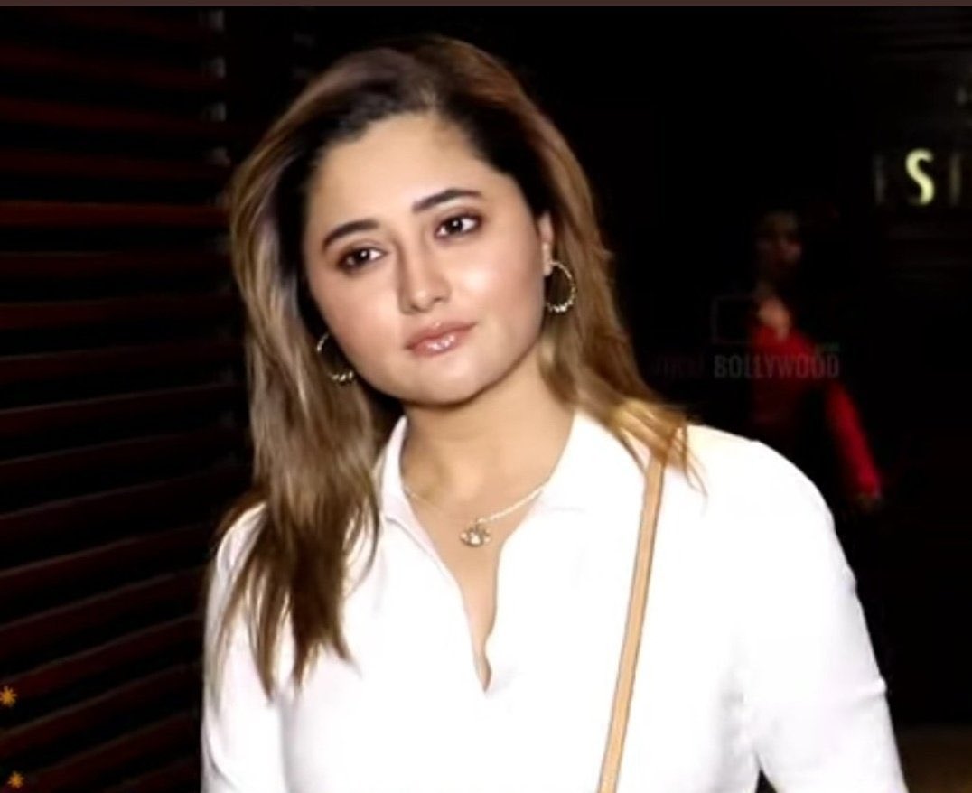 LoverRashmi's tweet photo. Hayee koi itna cute kaise ho sakta💕😍💘 #RashamiDesai @TheRashamiDesai https://t.co/MLiEoJaQC0