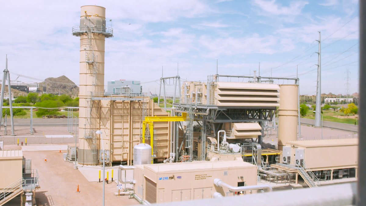 apsFYI's tweet image. #TBT to the old steamer units at the Ocotillo power plant in Tempe. They were recently replaced with quick-start units designed to deliver you reliable energy on the hottest and coldest days . Check out the second picture ➡ to see one of the new units.