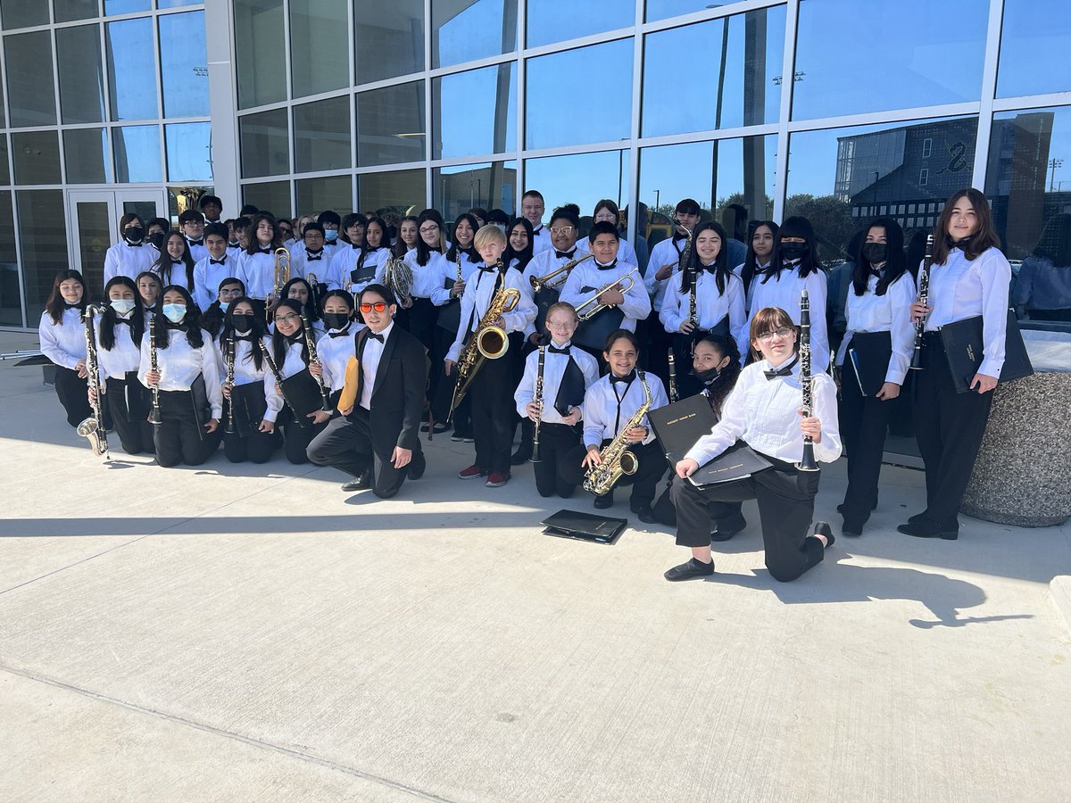 maestrotelles's tweet photo. Wow! @AJBriesemeister &amp; @JimBarnesMS bands represented @SeguinISD well and made some history!! All 4 bands not only received UIL Sweepstakes but it was UNANIMOUS by ALL judges! First time in at least 15 years! Future is BRIGHT for the @MatadorBandSHS! #1Town1Sound #MatadorProud https://t.co/0zO8NwpIPX