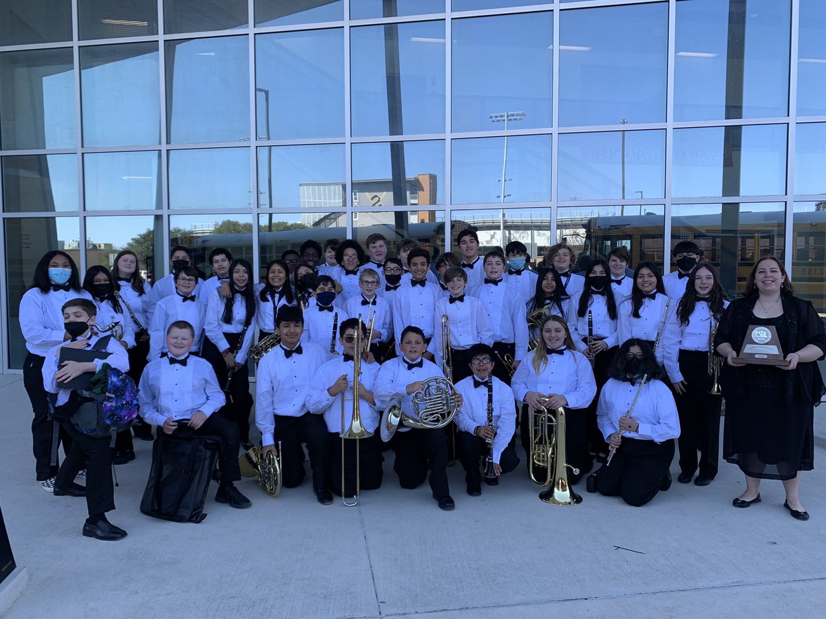 maestrotelles's tweet photo. Wow! @AJBriesemeister &amp; @JimBarnesMS bands represented @SeguinISD well and made some history!! All 4 bands not only received UIL Sweepstakes but it was UNANIMOUS by ALL judges! First time in at least 15 years! Future is BRIGHT for the @MatadorBandSHS! #1Town1Sound #MatadorProud https://t.co/0zO8NwpIPX
