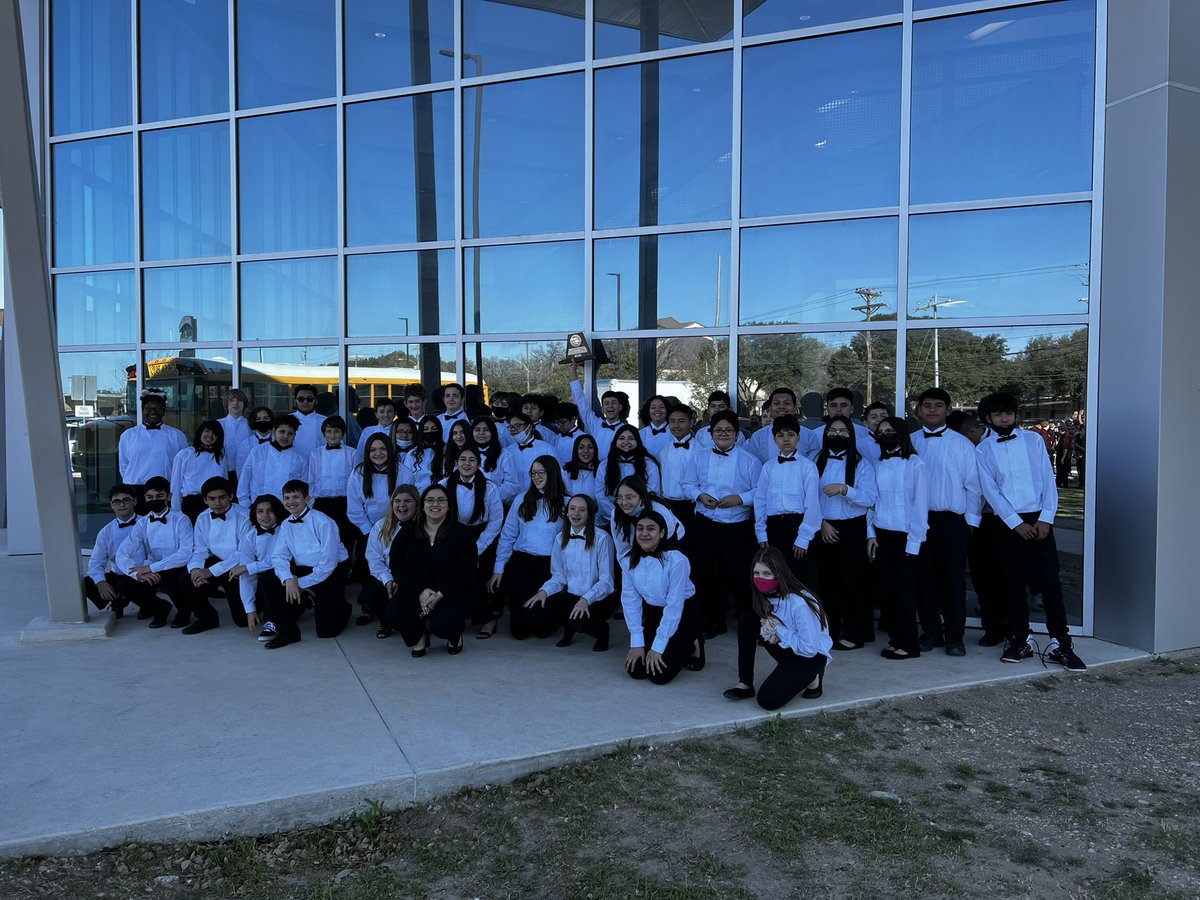 maestrotelles's tweet photo. Wow! @AJBriesemeister &amp; @JimBarnesMS bands represented @SeguinISD well and made some history!! All 4 bands not only received UIL Sweepstakes but it was UNANIMOUS by ALL judges! First time in at least 15 years! Future is BRIGHT for the @MatadorBandSHS! #1Town1Sound #MatadorProud https://t.co/0zO8NwpIPX