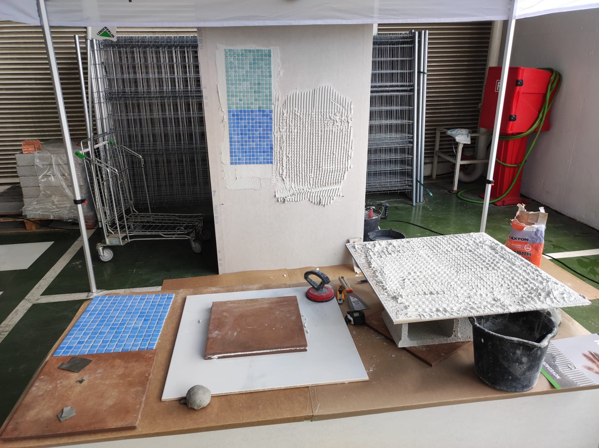 CementosC's tweet photo. Esta mañana hemos estado en Leroy Merlín Tomares, realizando una formación de la gama de productos Capa. 
Muchas gracias a todos los asistentes y al equipo de Leroy Merlín por esta productiva jornada. 👏👏
LEROY MERLIN 
#cementoscapa #ConstrucciónSostenible #formación https://t.co/xI0st7ST08