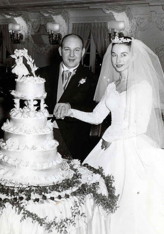 BlackstoneHotel's tweet image. Weddings are our specialty, with over 100 years of celebrations under our belt. Become a part our history and let us help make your wedding pure magic. Learn more at the link in our bio.