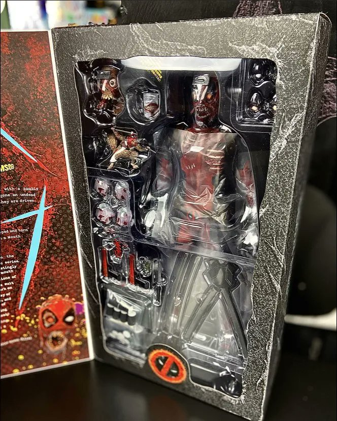 RadarToys's tweet photo. Deadpool is back! Just not all of him... This is the first in the Marvel Zombies line produced by the legendary Hot Toys! Zombie Deadpool come with loads of accessories including a Deadpool themed rat!
#Marvel #marvelzombies #deadpool #deadpoolzombie #hottoys #deadpool3 https://t.co/QJKRShJ7Ii