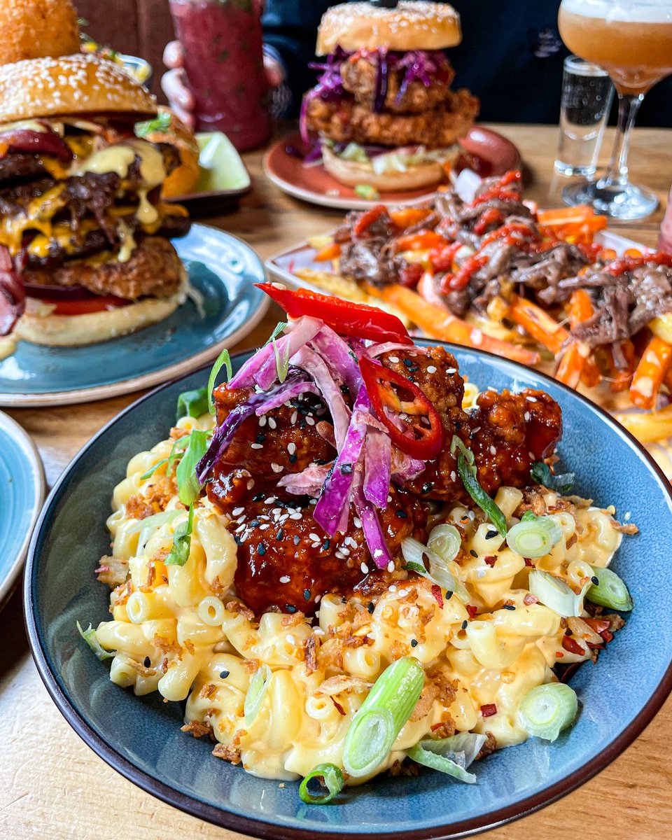 Our signature mac bowls really don't disappoint 👀 Book your table via the link in our bio