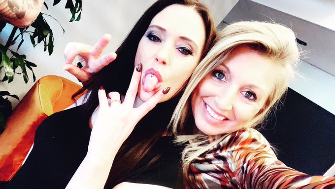 Had such a good time with this powerful woman 🥰🥰❤️ @Elise_Vofficial https://t.co/XRnGktoQch<a href="/tag/lockdown"class="tags"><span>#lockdown</span></a><a href="/tag/covid19"class="tags"><span>#covid19</span></a><a href="/tag/covid_19"class="tags"><span>#covid_19</span></a><a href="/tag/omicron"class="tags"><span>#omicron</span></a>