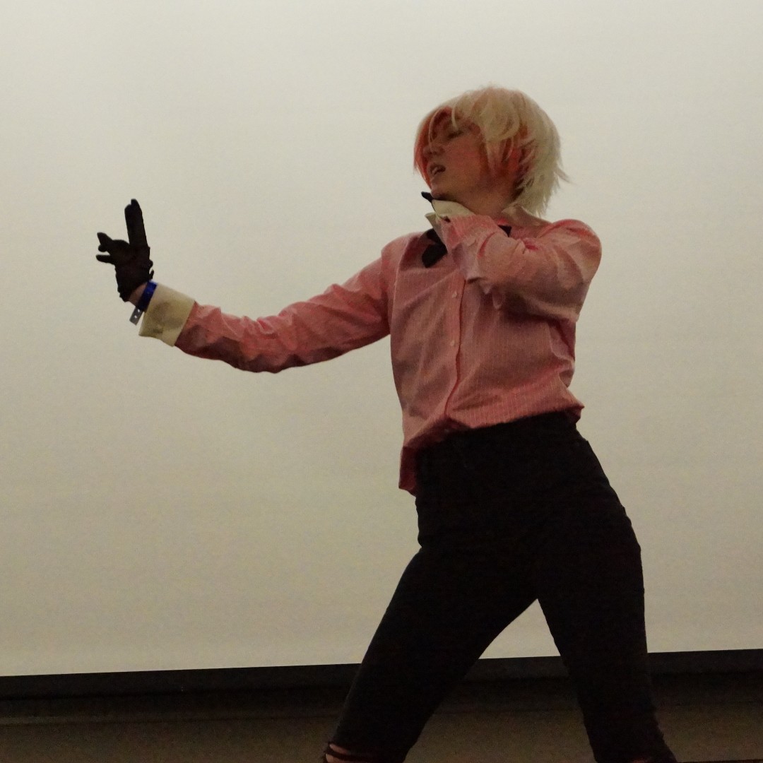 WasabiConPDX's tweet photo. Throwback to #FandomPDX 2020. The #Cosplay Lip-Sync Battle was as dramatic as you would expect. 🎭 The thespian #performances had the audience captivated! What's a song you would #dance to? 🎙️ https://t.co/g69WqacScP