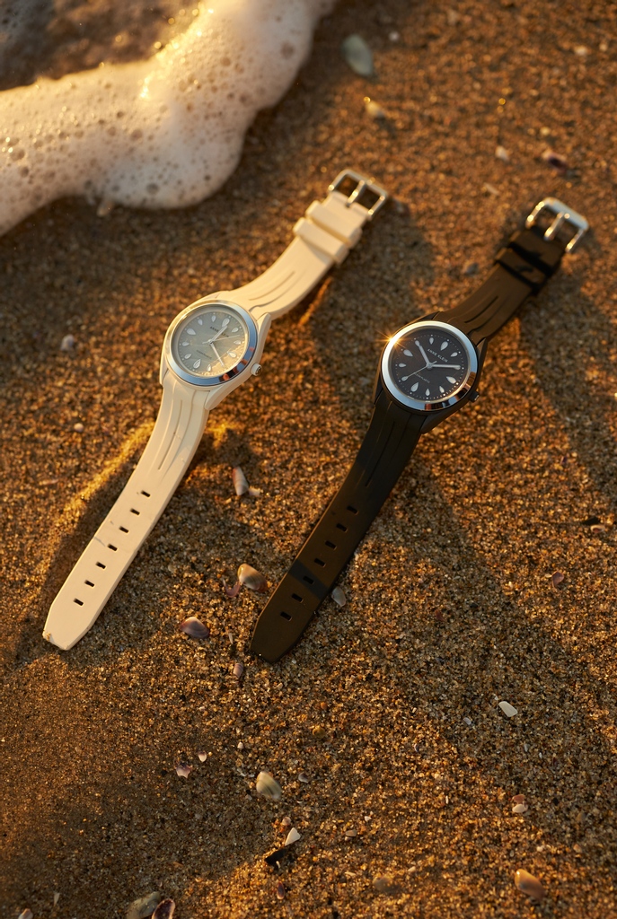 AnneKlein's tweet photo. Reduced, reused, and recycled.  🌊 ♻️⁠
⁠
Our new Considered Solar Recycled Ocean Plastic Strap Watches are made of recycled ocean plastic through our partnership with @Oceanworks. 
⁠
#AKRecycled Ocean Plastic Watches⁠
#SeaPlasticDifferently https://t.co/PEJPxnNU6v