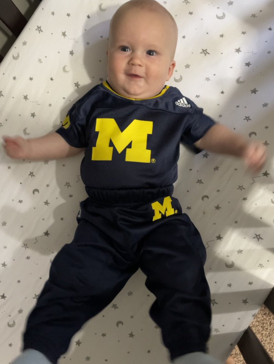 PhebeKemmer's tweet photo. Let’s go blue! #B1GTourney @umichbball https://t.co/Q1jbf8u6Zz