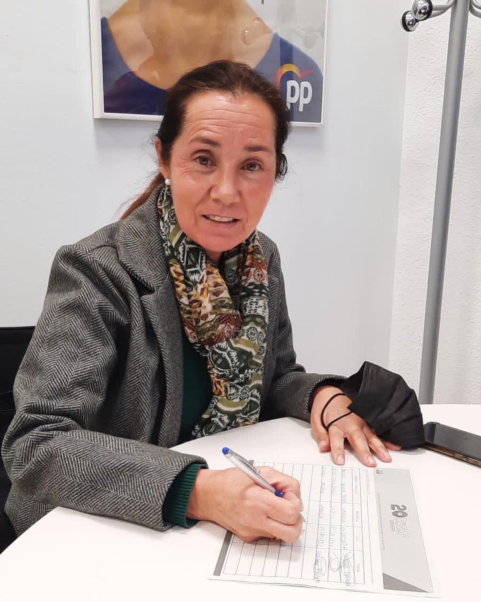 🔹 Ayer, día en que terminó el plazo para presentar la candidatura💼, nuestro Presidente Local, Sota Ibáñez, hizo entrega de los 300 avales🤝 de los militantes del PP de L’Eliana para que @FeijooGalicia sea el Presidente del PP Nacional💙, y el futuro Presidente de España🇪🇸