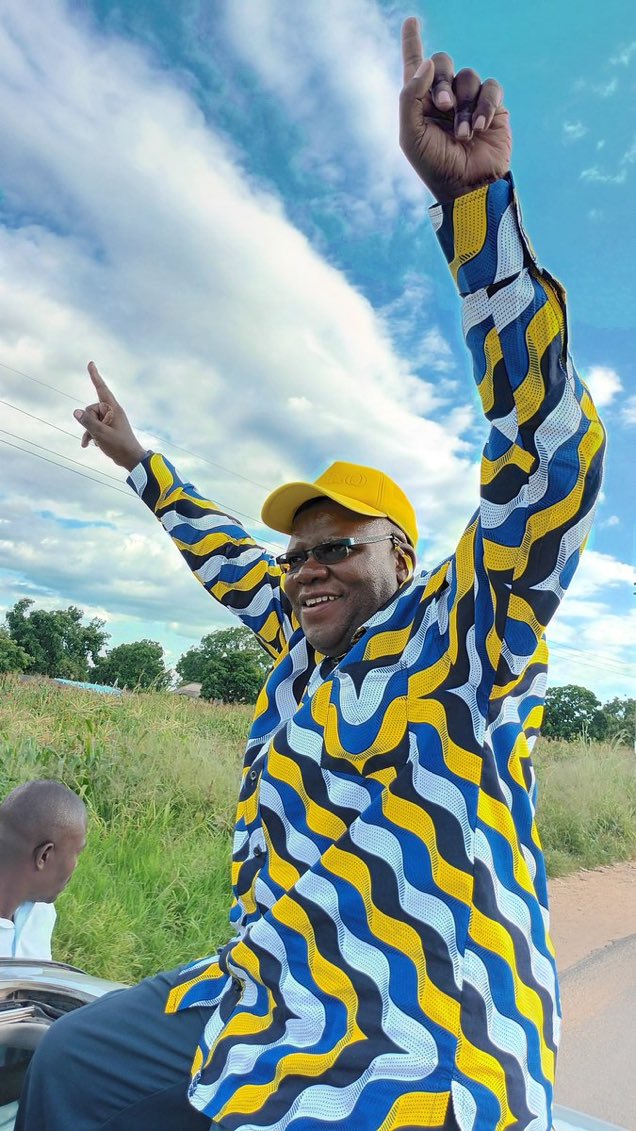 KingsolomonZW's tweet photo. VP Biti looking smart lets give him ma RETWEET https://t.co/2iS5LXP01z