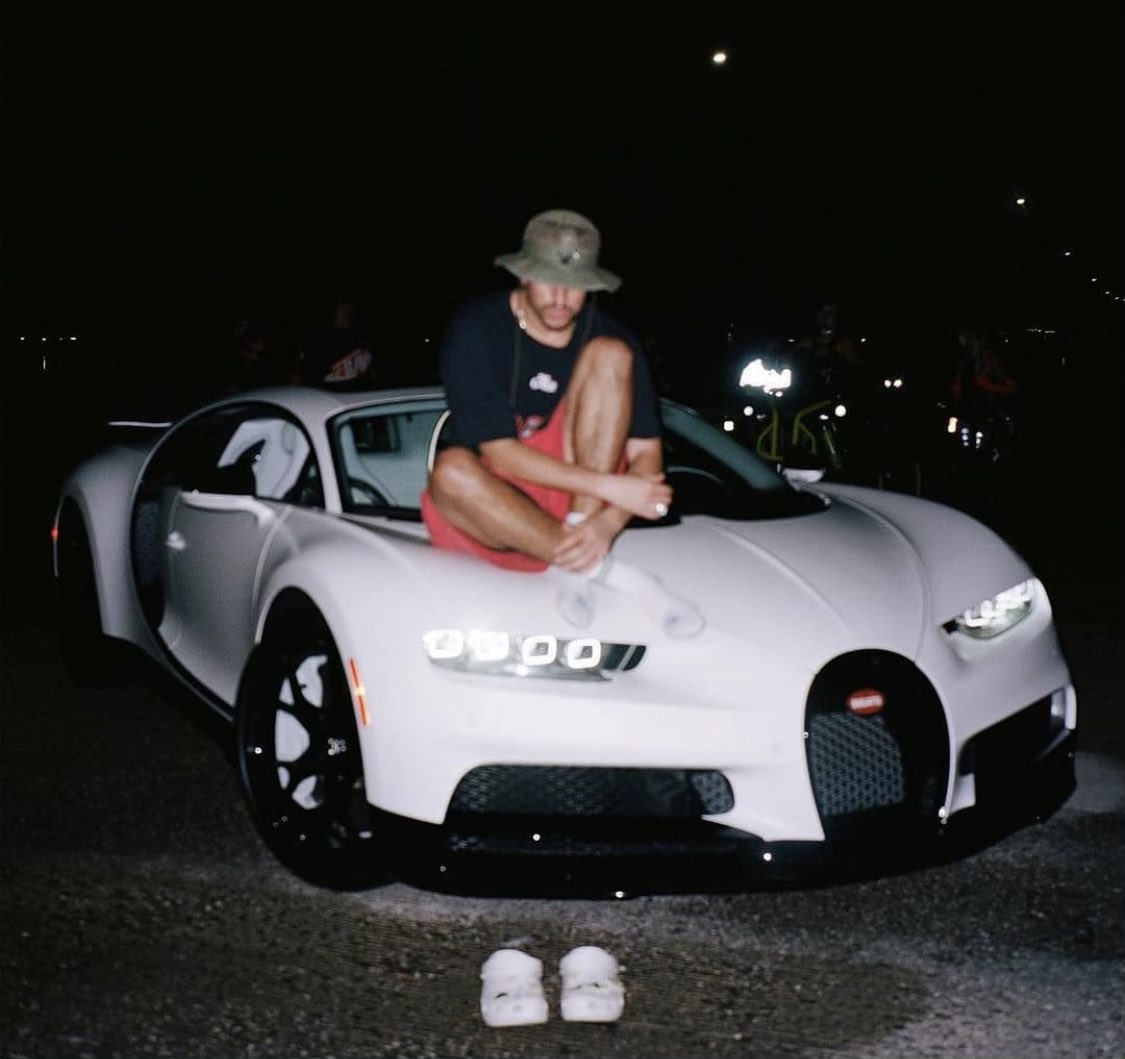 HAPPY BIRTHDAY BAD BUNNY 🥳