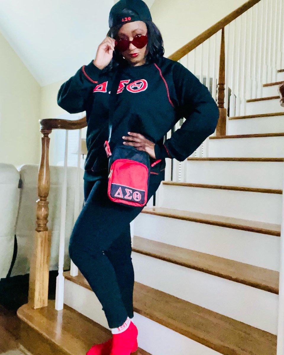 OctaviaNews's tweet photo. Happy Sisterhood Month! Delta down from head to toe! So what do I do on a rainy Thursday afternoon? Go through my Delta Box items&amp; have a mini solo fashion show! Can’t wait to wear this outside! Thanks @deardelta1913! Oh to be a Delta Girl!🔺🐘❤️ #DeltaBox #DeltaStyle  #LoveMyDST https://t.co/yfczRmFKW8