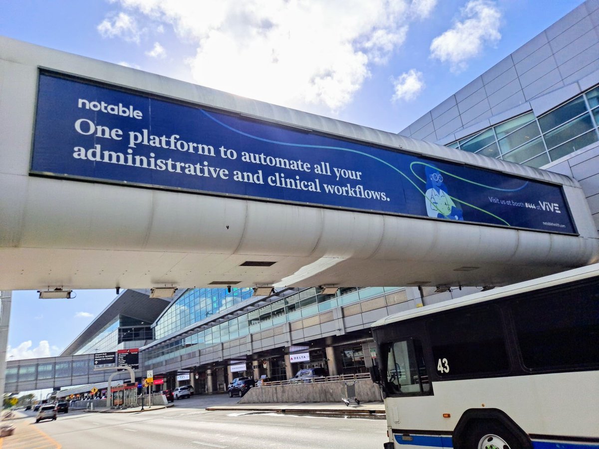 inc_spectrum's tweet photo. Banner installation for @notablehealth campaign over skybridge at Miami International Airport.
#healthcare #Miami #Airport #OOH #advertisement #installation #banners @jcdecauxusa @iflymia https://t.co/URmgF2n7qq