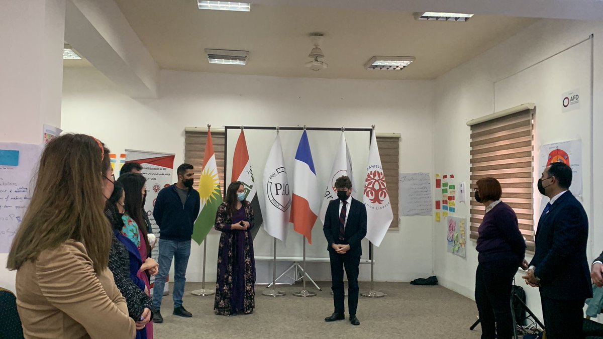 EloraHerve's tweet photo. @LeoLagrange Fin de formation aux méthodes d'éducation populaire pour les managers des ONGs et partenaires au #Kurdistanirakien. Remerciements à @O_Decottignies pour le soutien renouvelé lors de la cérémonie des certificats.
Zör spas et pîrozbayî ! https://t.co/g1VqnlekOt