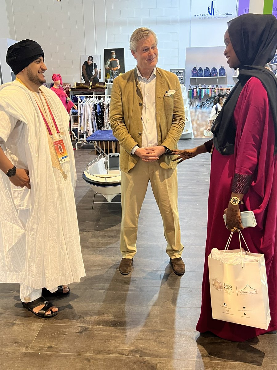 الصناعي والمحاضر البلجيكي غونتر باولي يزور الجناح الموريتاني

L'industriel et conférencier Belge Gunter Pauli visite le pavillon mauritanien
