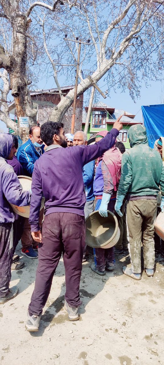 As a part of celebration,Labour department Budgam giving wide publicity to the PMSYM scheme during Pension week through awareness programmes and organizing enrollment camps to mobilize the entitled beneficiaries for registration through CSC
@department_k <a href="/shahbazmirza9/">Shahbaz Ahmed Mirza</a> <a href="/DC_Budgam/">Deputy Commissioner Budgam</a>