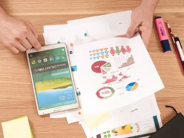 BevThorne's tweet photo. Marketing trends are often very broad which makes it difficult to decipher which works best for your business goals - I get it. Here is a quick overview of the latest trends in CX and other marketing areas: https://t.co/rAwKTX7NSI https://t.co/lqpdpmNENl