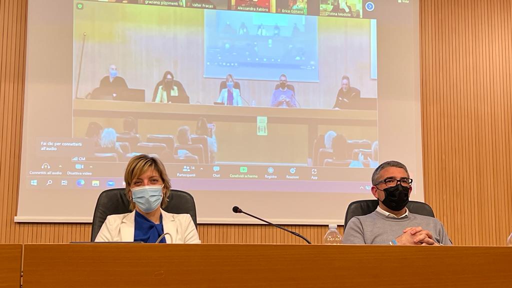 barbara_zilli's tweet photo. ✅ Questa sera a Tolmezzo con i sindaci dell’Alto Friuli per discutere di #Pnrr e di #crescita della #montagna e del #fvg 💙💛 assieme agli assessori @Pier_Roberti e Graziano #Pizzimenti e #Anci Fvg https://t.co/QAGiDkCLpy