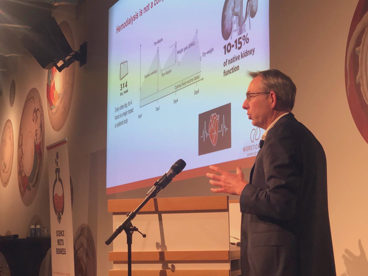 Jasper Boomker giving a very interesting talk on the present and future of dialysis with insights from patients. #nierstichting #smb #leiden #rijksmuseumboerhaave #leiden2022 #ecos2022