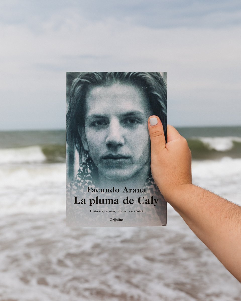 La pluma de Caly, el primer libro de cuentos del actor y músico <a href="/Facundo_Arana/">Facundo</a>. Un debut literario sorprendente, compuesto de breves relatos de ficción, conmovedores y contundentes.

📌 Novedad de marzo en librerías.
