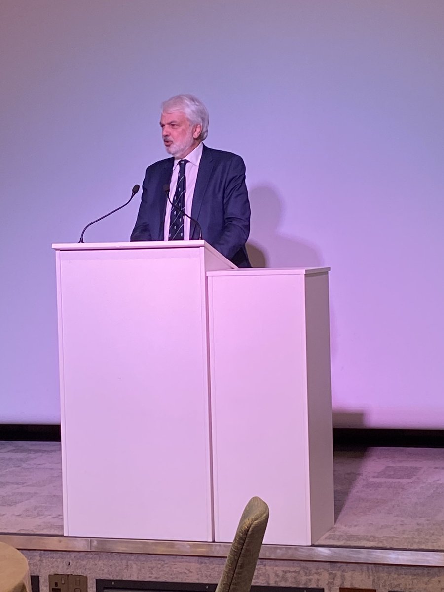 WCCAEW's tweet photo. Richard Burge @londonchamber opens @WCCAEW #TrueandFair lecture with overview of the #London #ecosystem - a true #worldcity that has a positive story that has to be sold https://t.co/BRvid6nVWZ