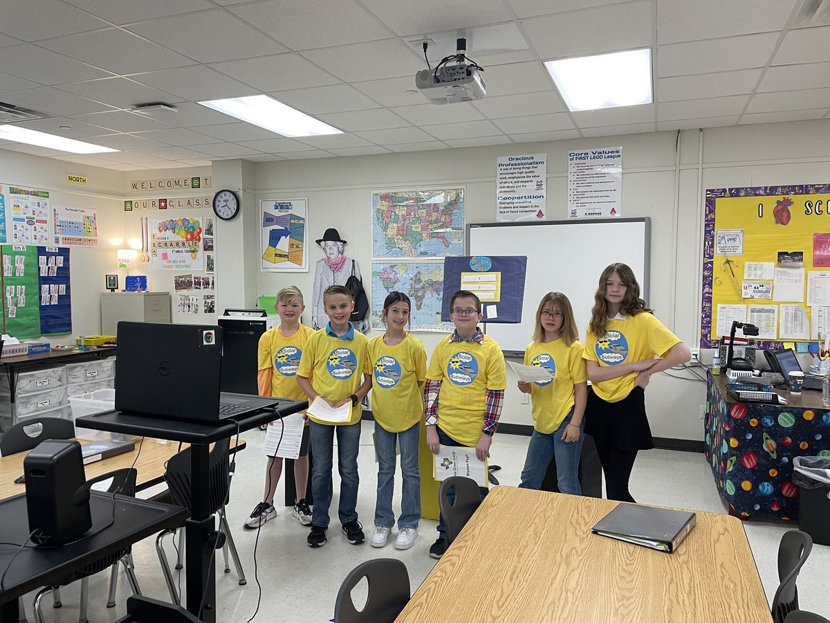 CSIFelder's tweet photo. Teams are all ready to compete in the project portion of @FIRSTinTexas Championship Tournament. Tomorrow 5 Brenham teams are off to compete in robot rounds against 41 other East Texas team. Good luck @BrenhamISD @MrHistory123 https://t.co/yanznwWWdP