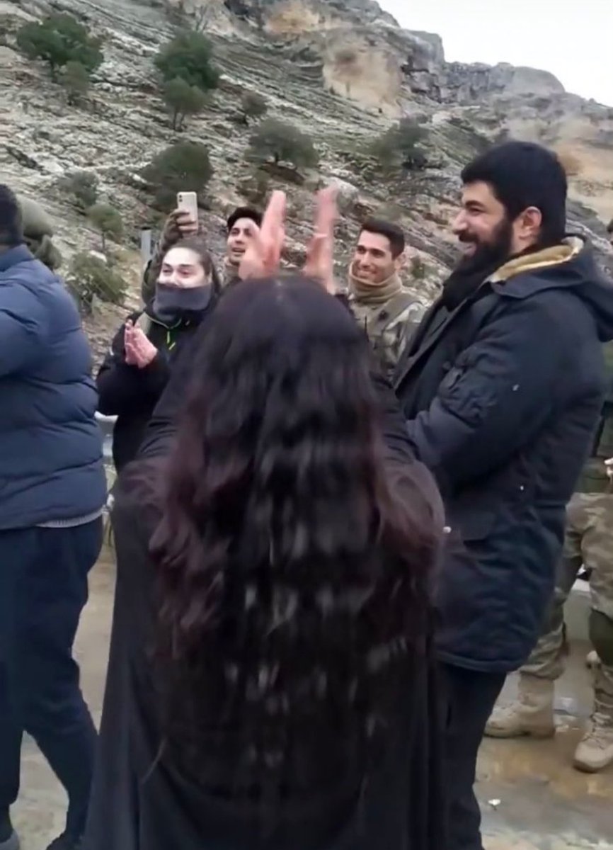 nancyhateme's tweet photo. Finally 😍❤️ #EnginAkyürek #Kaçış shooting ends today #Paydoss #Final https://t.co/8B5csrNkM7