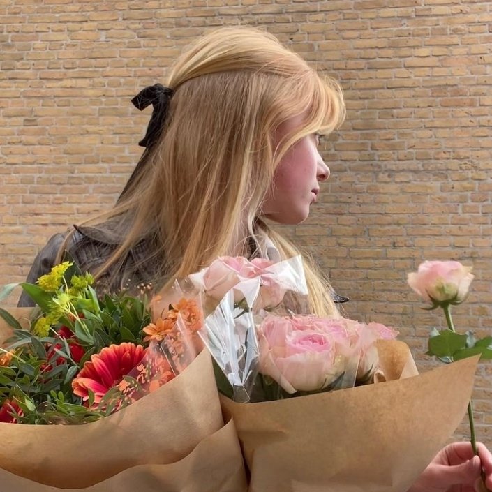 thinksflora's tweet photo. don't need those other numbers, when i got my number one <3 https://t.co/uWzKVMIxck