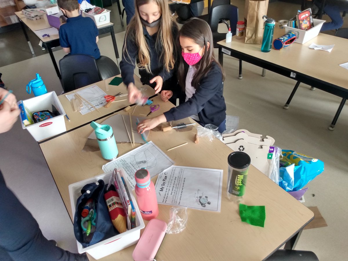 RosinaThompson3's tweet photo. The grade 3's have been learning about forces. The task is to build a toy that uses a force to move it. Their creativity is amazing!! @StGregoryHCDSB 
#thestgregoryway https://t.co/V1vZu88pGa
