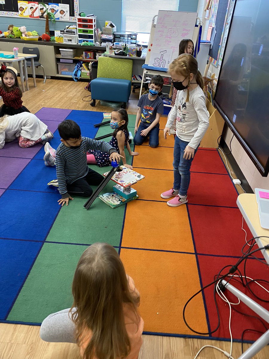 HNovotney's tweet photo. We had the best time today making our ball go FAST!  We learned that the more incline a ramp has the faster it went!  #d76diamonds https://t.co/1rwwUsqgYz