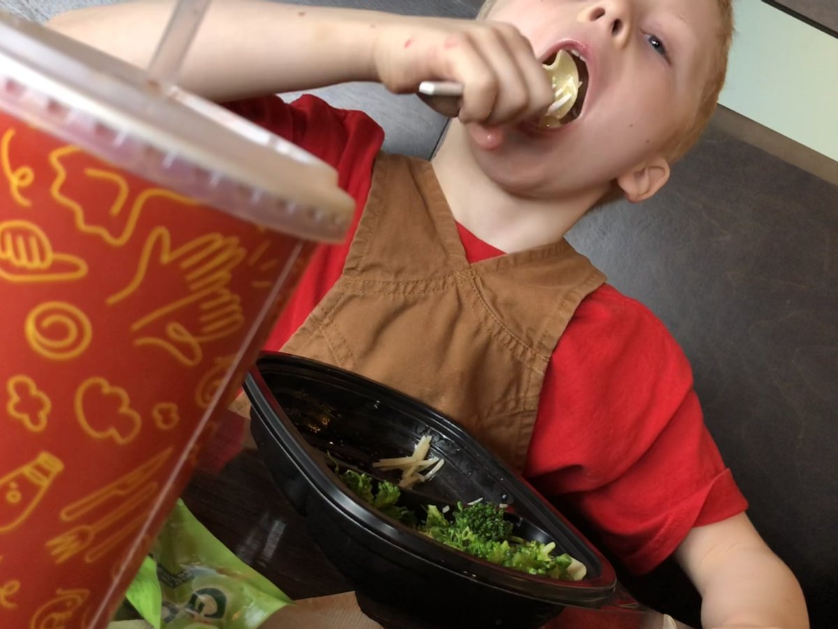 SarahJaegerTV's tweet photo. Thanks to @noodlescompany for the awesome surprise lunch! You made my little food critics day!  🍜 

PS- disregard the clothes. It was backwards day at school. 🤷🏼‍♀️ https://t.co/a9qv65JHOK