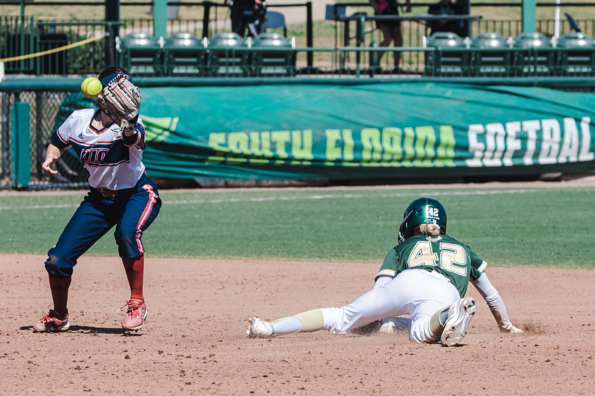 USFSoftball's tweet photo. 📞 "Hello, we'd like to report a thief, her name is @JohnsLexi" 

Her 22 stolen bases rank 𝙁𝙄𝙍𝙎𝙏 in the country‼️

#HornsUp🤘 https://t.co/fHHvYioPNJ