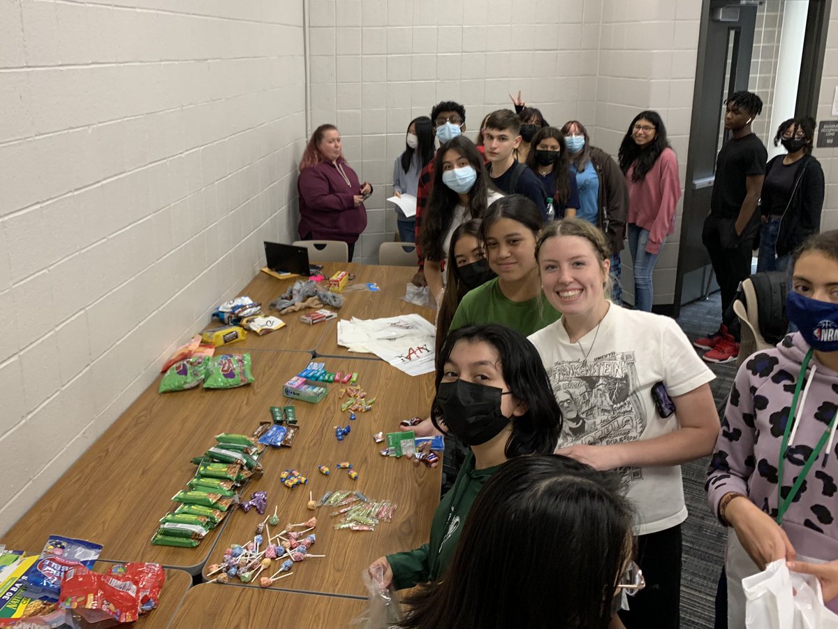 Jonathan Huang tweet media