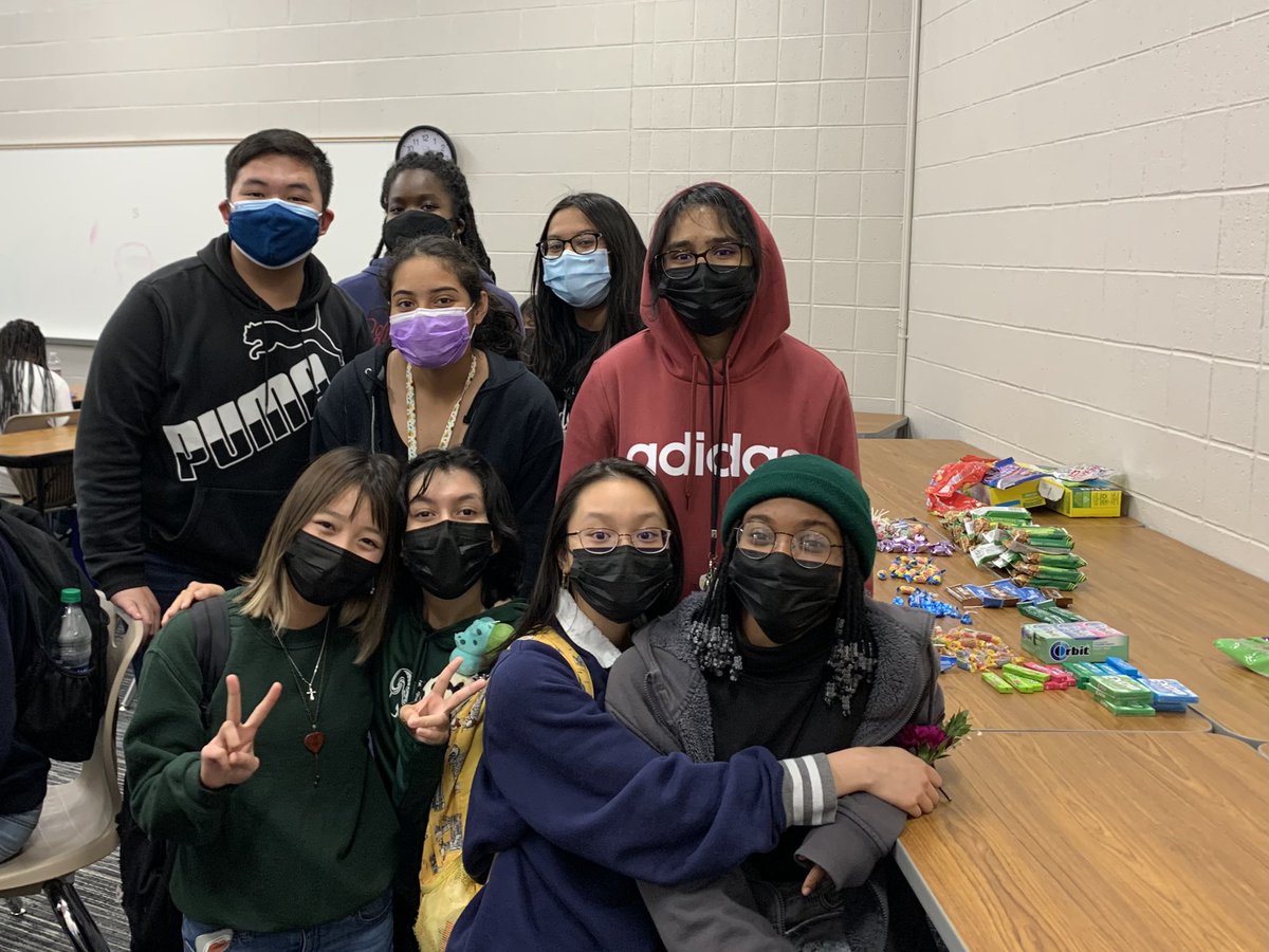 Jonathan Huang tweet media