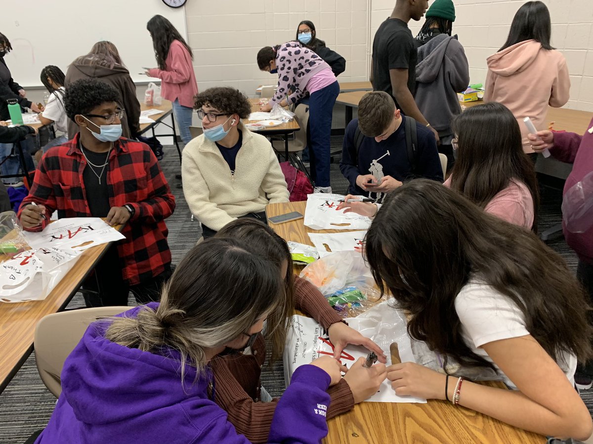 Jonathan Huang tweet media