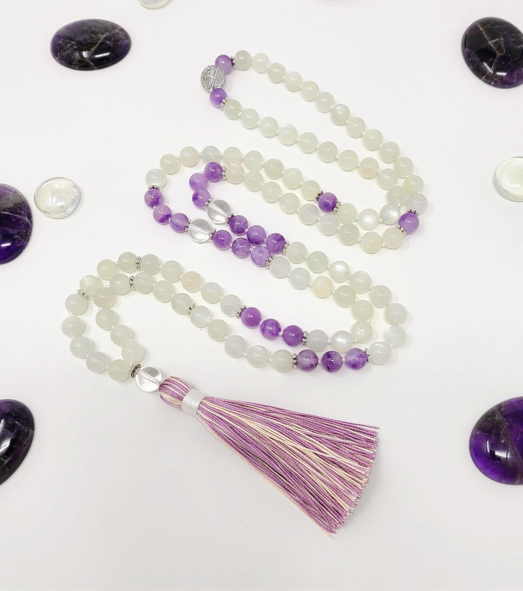 EternalZen_Can's tweet photo. The Goddess Mala: Moonstone &amp; Lavender Amethyst 💜 Gets yours at https://t.co/NQYpoAaUfh or our Etsy store.
#malanecklace #moonstone #amethyst #handmade #yoga #gemstonejewelry #malabeads https://t.co/KH5lrTnhGL