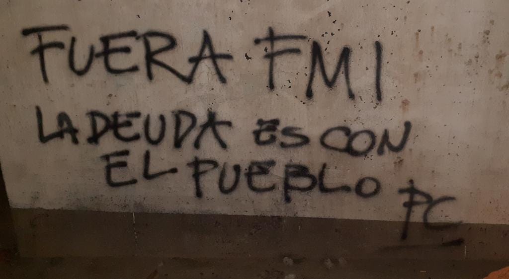 kotvictor's tweet photo. #FueraFMI #NoAlAcuerdo 
Porque la deuda es con el Pueblo, rechacemos el acuerdo en las calles. https://t.co/eSDIZ3paVg