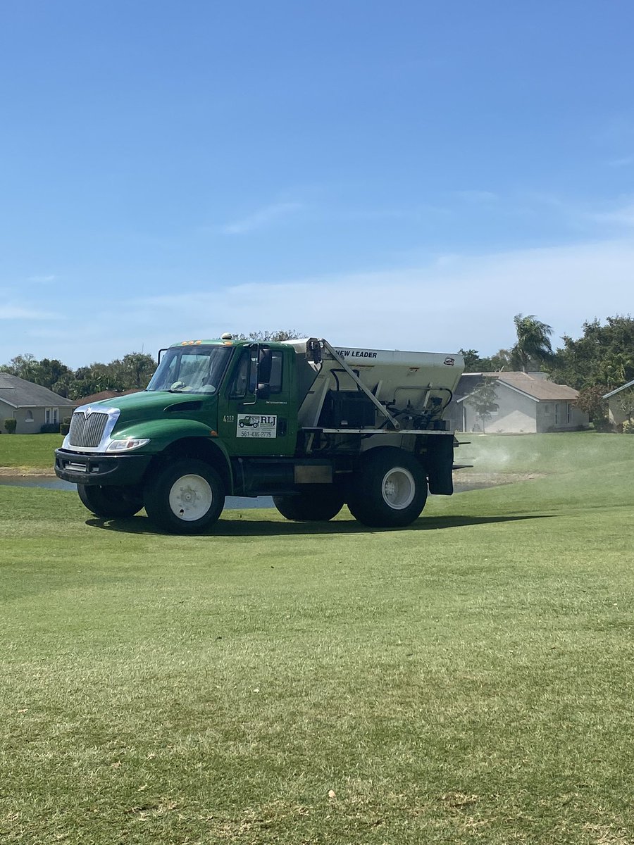 lovingturf's tweet photo. I can’t be more happy with @rljservicesinc and the job he does!! Everything is so easy. I appreciate the help Rick. #makingmoves #swfl #turflife #usehim #hesgood https://t.co/fzFXOej4vq