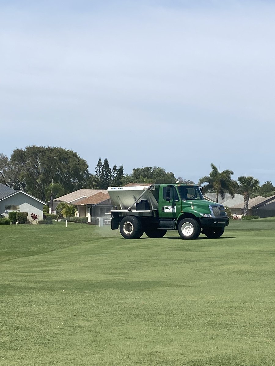 lovingturf's tweet photo. I can’t be more happy with @rljservicesinc and the job he does!! Everything is so easy. I appreciate the help Rick. #makingmoves #swfl #turflife #usehim #hesgood https://t.co/fzFXOej4vq