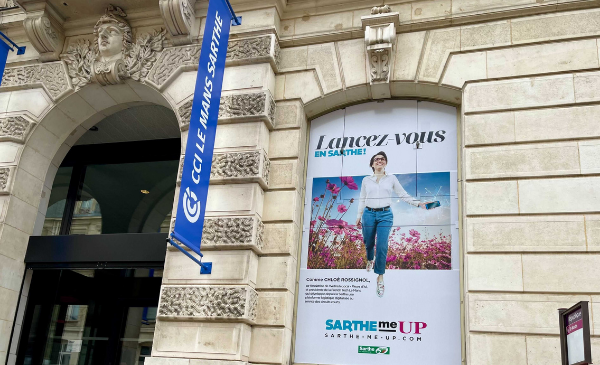 wetradelocal's tweet photo. Chloé Rossignol @jolirossignol, cofondatrice @Wetradelocal @fleursdici - nommée ambassadrice @sarthemeup "la start-up  nation c'est ici aussi !" 

@Lafrenchtech @sarthefr
 
#supplytech #multilocal https://t.co/fjJKSKv2Og