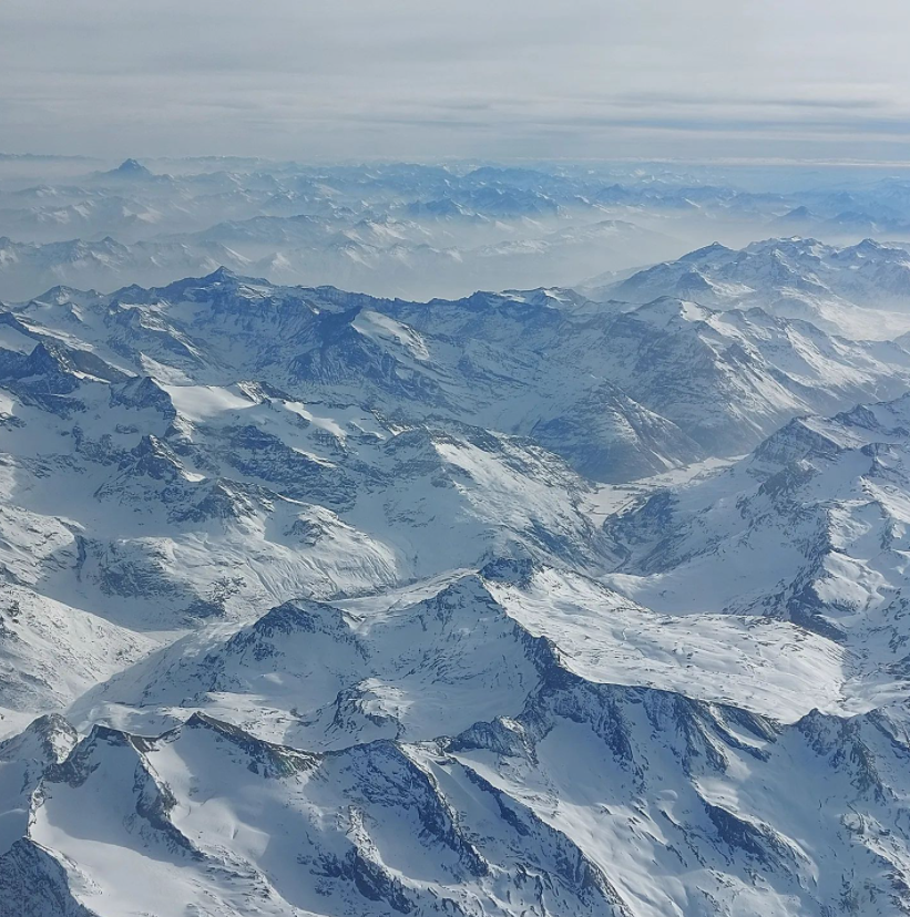 AostaValley's tweet photo. Suspended high above the clouds!
Aosta Valley here we come...
Ready for a mountain adventure amidst the snow.
#aostavalley #presstrip #mpora #viestra
@viestramagazine @Mpora https://t.co/hZJyyxJfd0