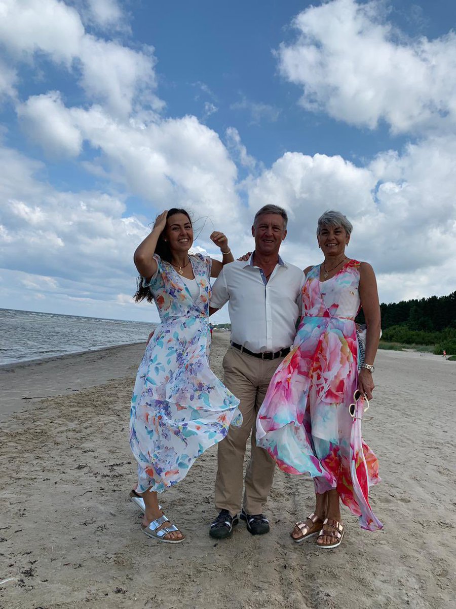 Inga_Gorbunova's tweet photo. Pirms 4 gadiem Gruzijā iepazinos ar Anastasiju. Vēlāk viņa kopā ar vecākiem ciemojās pie manis Latvijā (2.foto)Ļoti sirsnīgi cilvēki.Tagad viņa man reizēm raksta naktīs. Nevar aizmigt. Viņas vecāki joprojàm ir Harkovā. Viņa mēģina palīdzēt, kā var. https://t.co/seItyhG4Hr