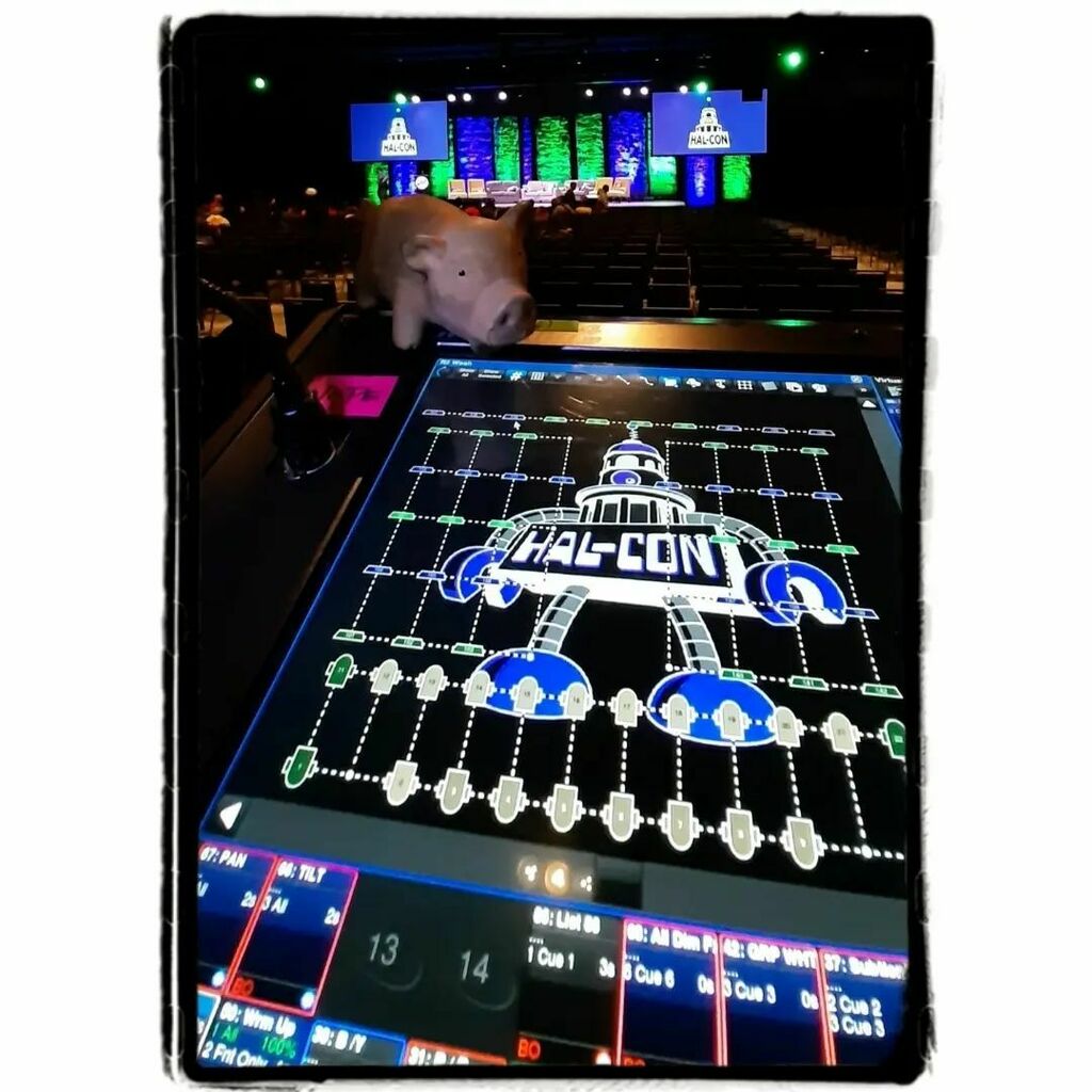 RetinalBurn's tweet image. #tbt October 2021. Bacon held down the #lighting fort at FOH for @halcon_scificon main stage - socially distant edition. We both got our geek on. 🖖

#ld #lightingdesign #stagelighting #productiondesign #scenicdesign #liveevents #hog4