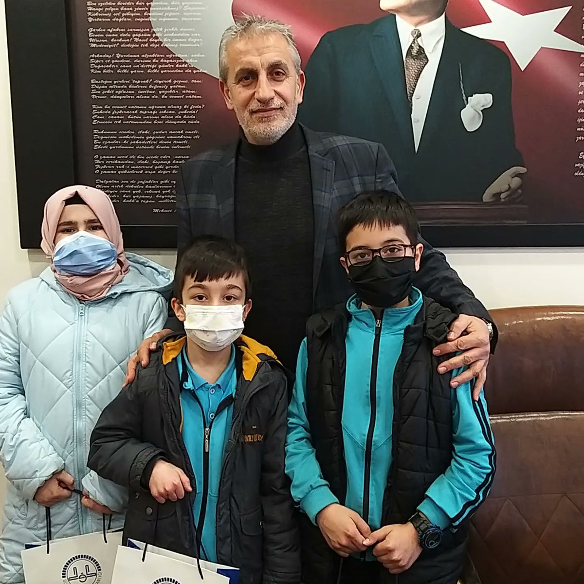 Keçiören Kalaba İmam Hatip Ortaokulu (@kalabaiho) on Twitter photo Ankara İl Müftülüğünün İmam Hatip Ortaokulları 5. Sınıflar arasında yapmış olduğu“Selam Sana Ey Kudüs”adlı yarışmada Keçiören ilçesinde birinci olan okulumuz öğrencileri Ankara’da diğer ilçelerin katılımıyla yapılacak olan ikinci tura katılacaktır.
<a href="/meb_dinogretimi/">MEB Din Öğretimi Genel Müdürlüğü</a> <a href="/KeciorenMEM/">Keçiören İlçe Milli Eğitim Müdürlüğü</a> Ankara İl Müftülüğünün İmam Hatip Ortaokulları 5. Sınıflar arasında yapmış olduğu“Selam Sana Ey Kudüs”adlı yarışmada Keçiören ilçesinde birinci olan okulumuz öğrencileri Ankara’da diğer ilçelerin katılımıyla yapılacak olan ikinci tura katılacaktır.
<a href="/meb_dinogretimi/">MEB Din Öğretimi Genel Müdürlüğü</a> <a href="/KeciorenMEM/">Keçiören İlçe Milli Eğitim Müdürlüğü</a>