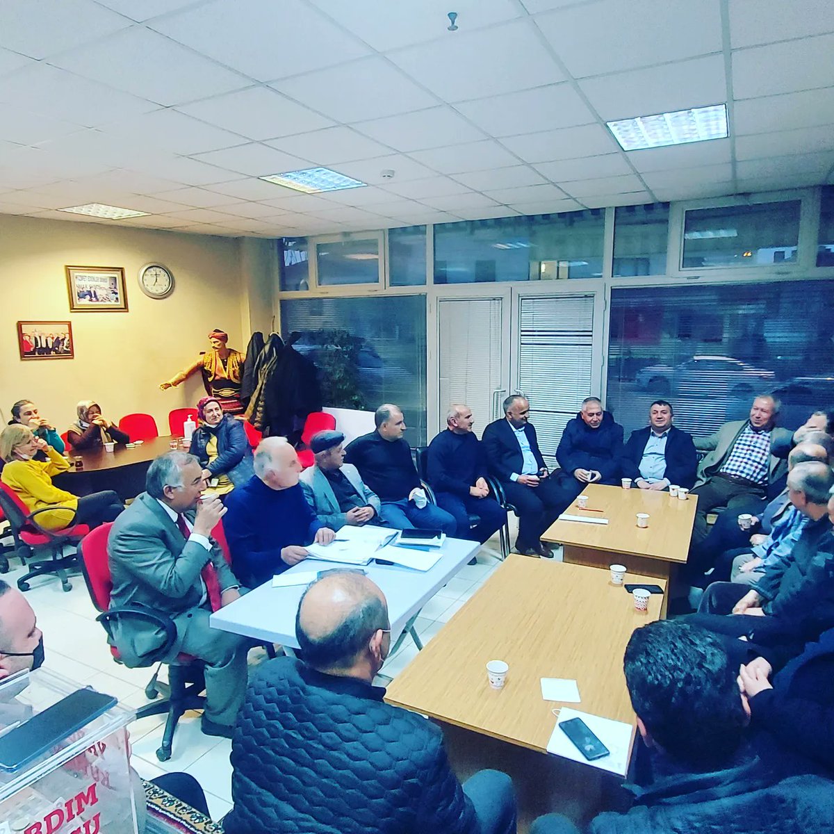 MamakAhid's tweet photo. Yeni Yönetimimizle Genel Kurulumuz ilk Toplantısı olan 10 mart Persembe günü saat 18:30 'da yapildi. Yeni Dönem Hepimize Hayırlı Olsun. 

Ahid Mamak Şb. Bşk Osman EMİR

#ahidmamak #mamakahid #ahidankara #ahid #Ankara #mamak https://t.co/GOzmLmAou4